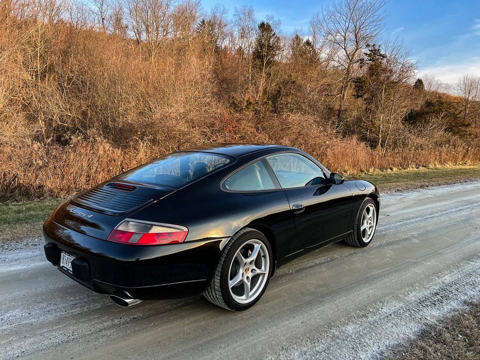 2001 Porsche 996 Carrera - Image 25 of 31