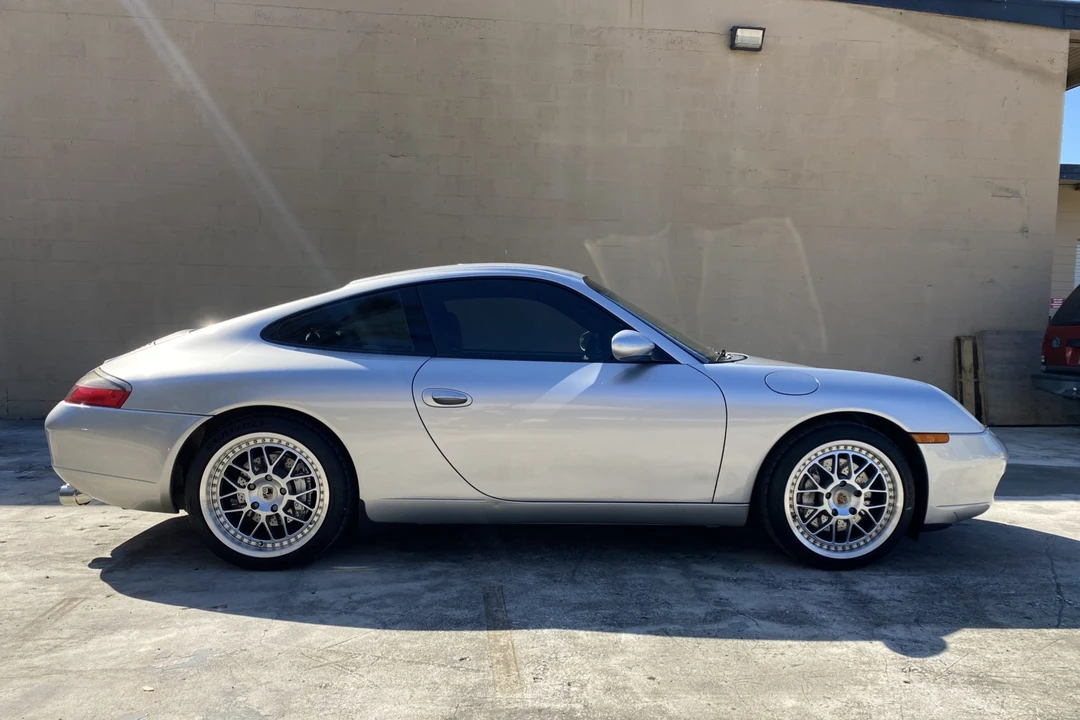 2001 Porsche 996 Carrera - Image 10 of 31