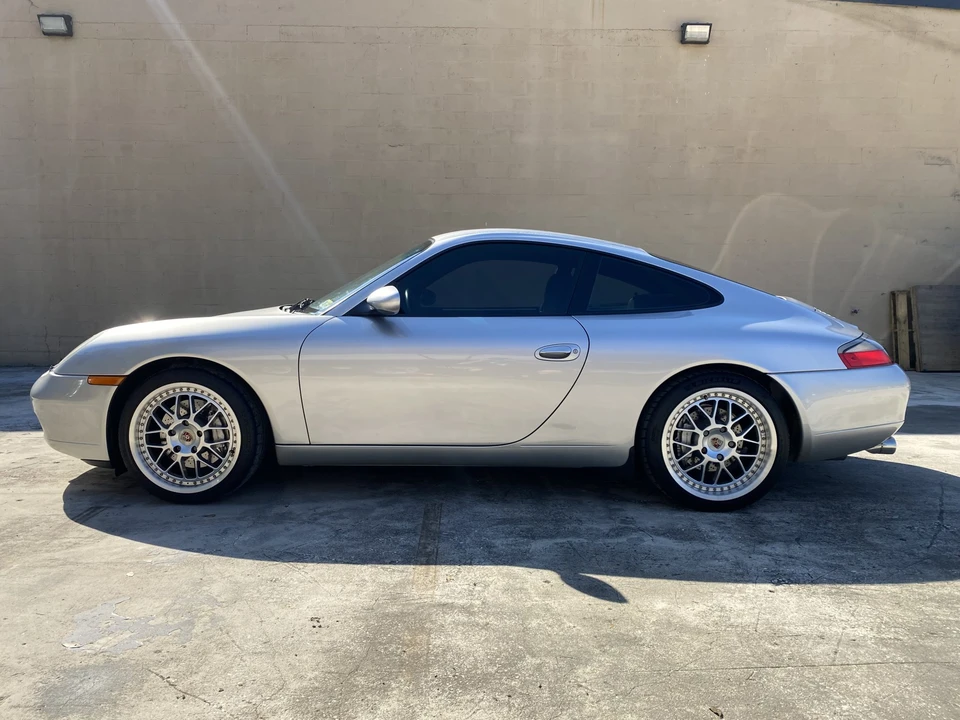 2001 Porsche 996 Carrera - Image 4 of 31