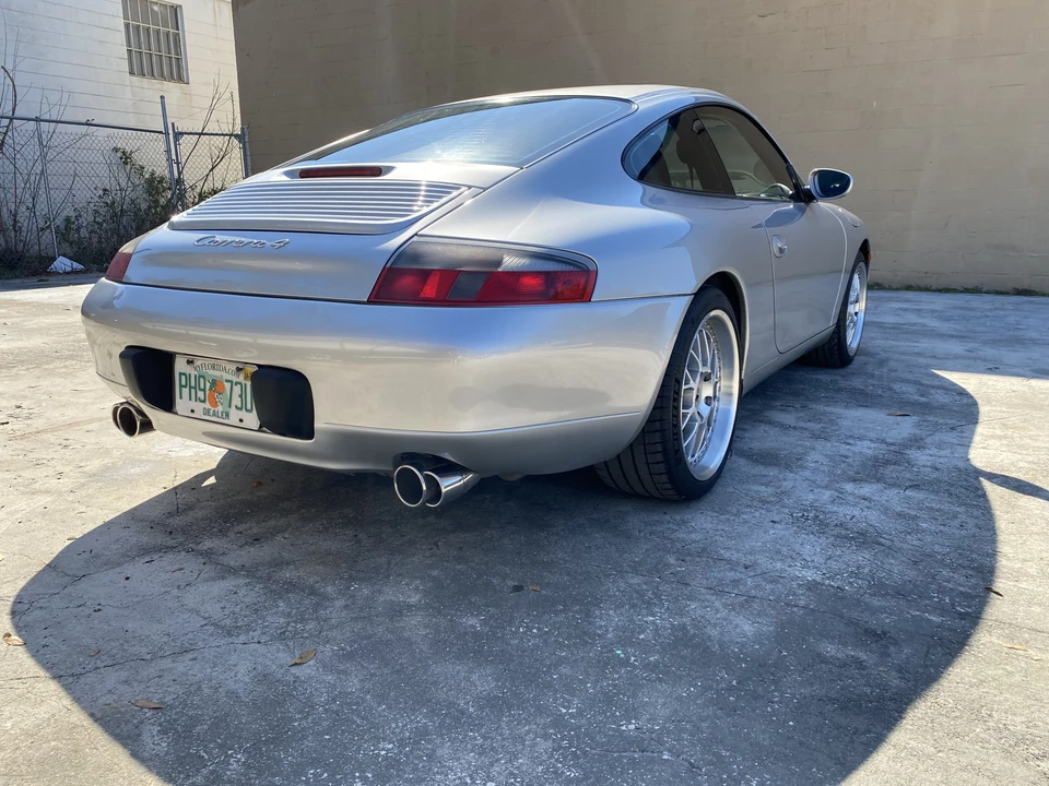 2001 Porsche 996 Carrera - Image 9 of 31