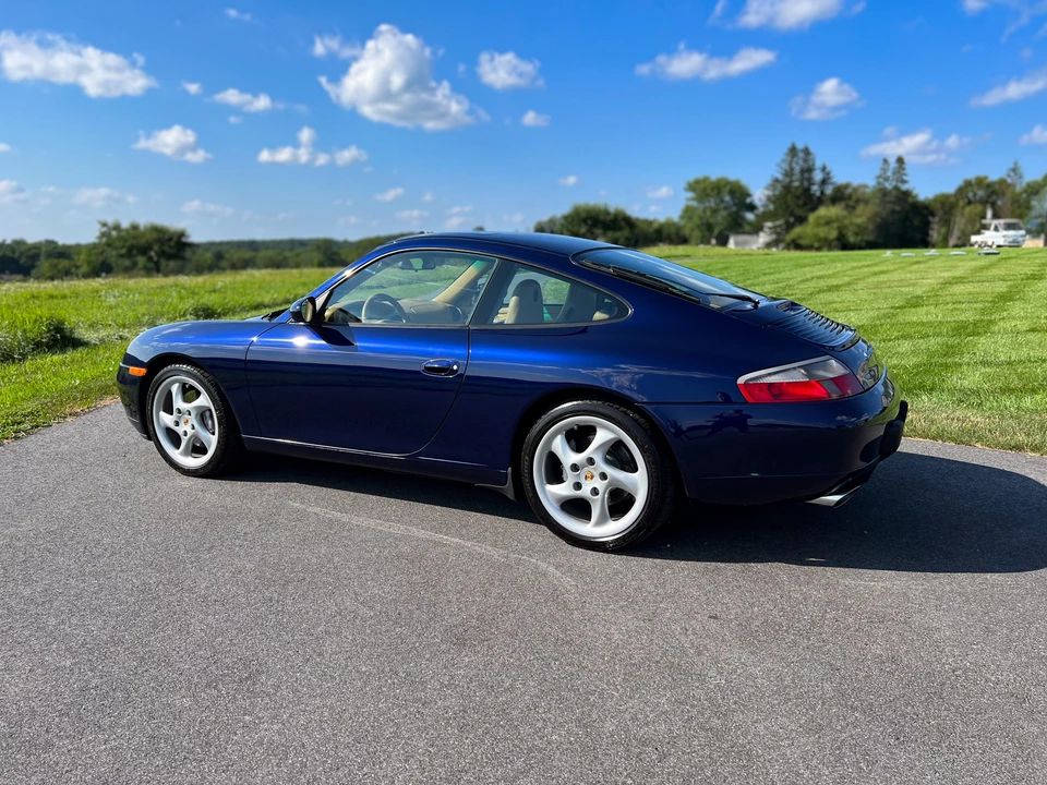 2001 Porsche 996 Carrera - Image 12 of 31