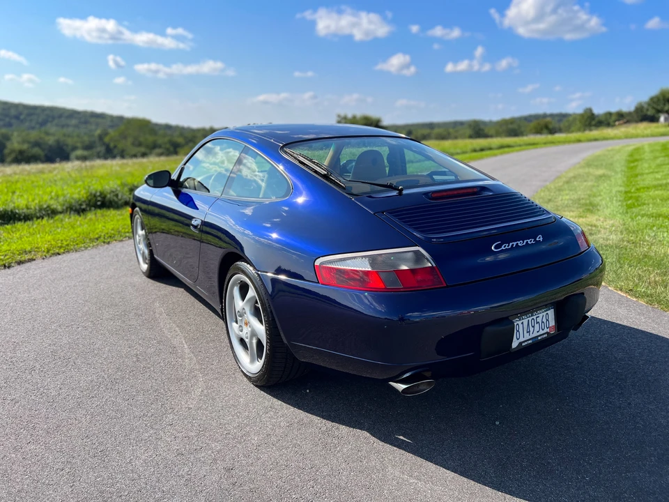 2001 Porsche 996 Carrera - Image 22 of 31