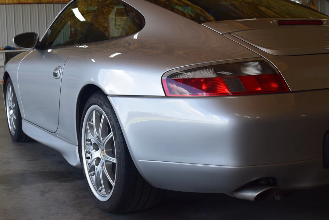 2001 Porsche 996 Carrera - Image 24 of 31