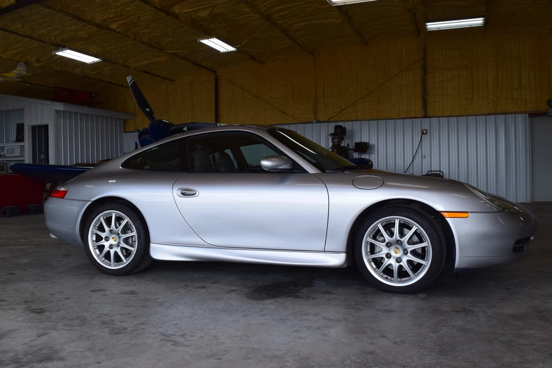 2001 Porsche 996 Carrera - Image 13 of 31