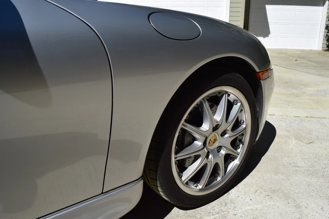 2001 Porsche 996 Carrera - Image 28 of 31