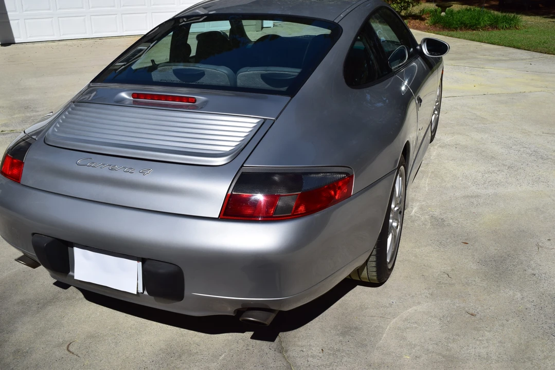 2001 Porsche 996 Carrera - Image 10 of 31