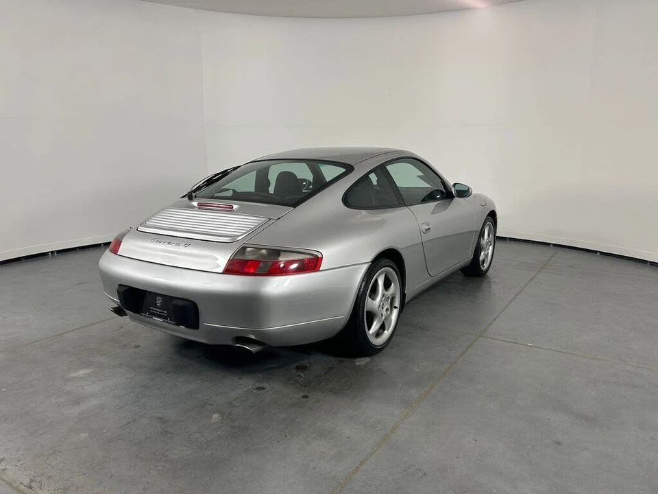 2001 Porsche 996 Carrera 4 - Image 7 of 31