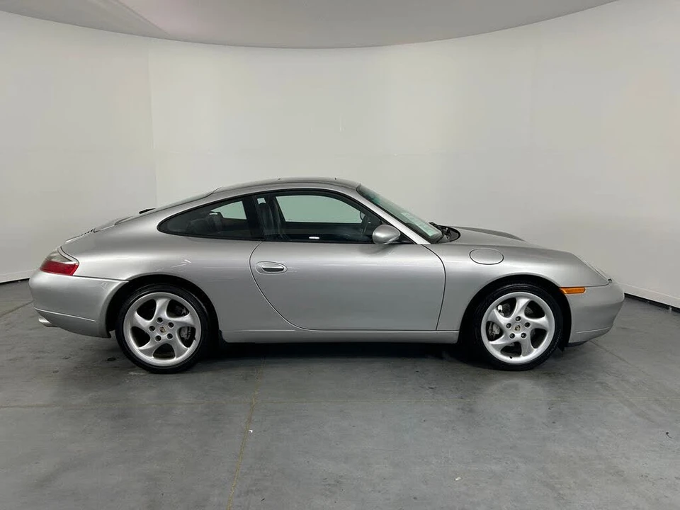 2001 Porsche 996 Carrera 4 - Image 8 of 31