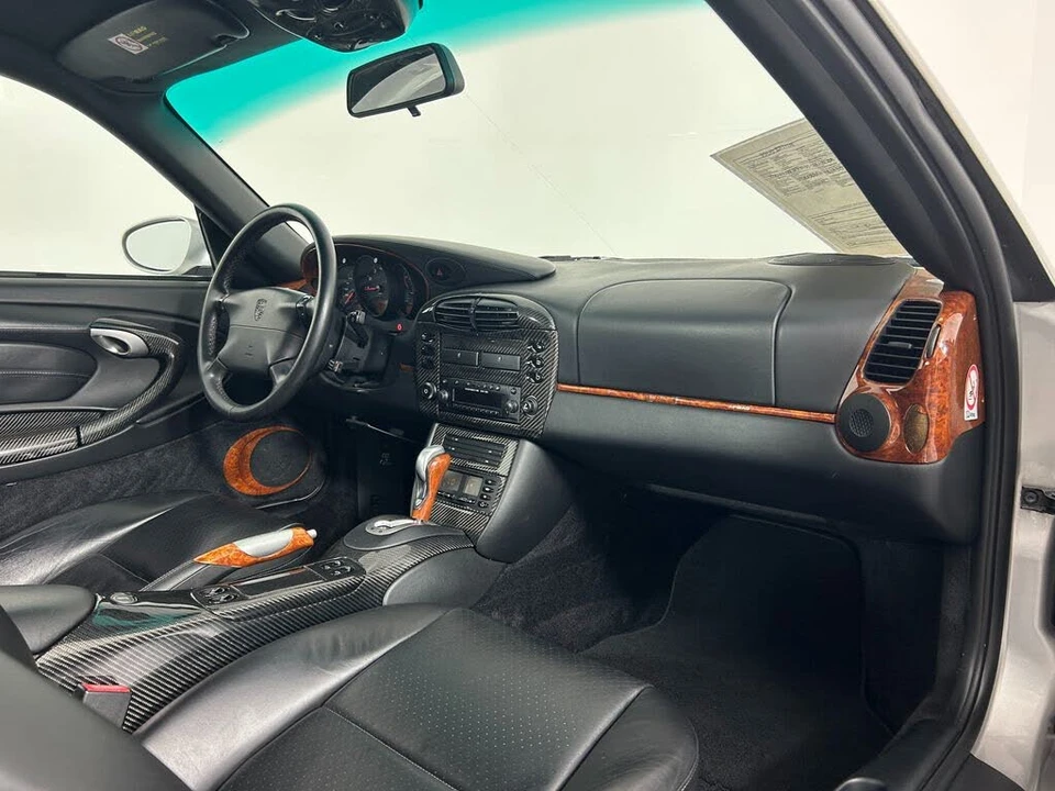 2001 Porsche 996 Carrera 4 - Image 23 of 31