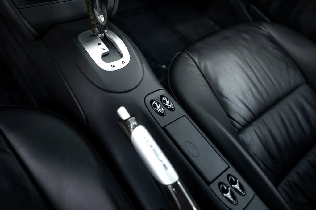 2001 Porsche 996 Carrera 4 - Image 16 of 27