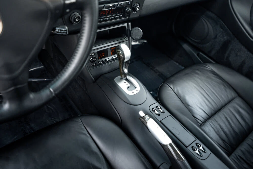 2001 Porsche 996 Carrera 4 - Image 15 of 27