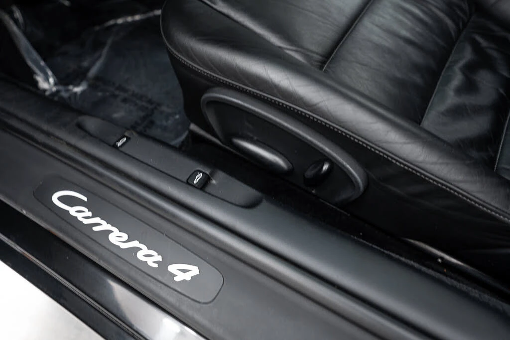 2001 Porsche 996 Carrera 4 - Image 22 of 27