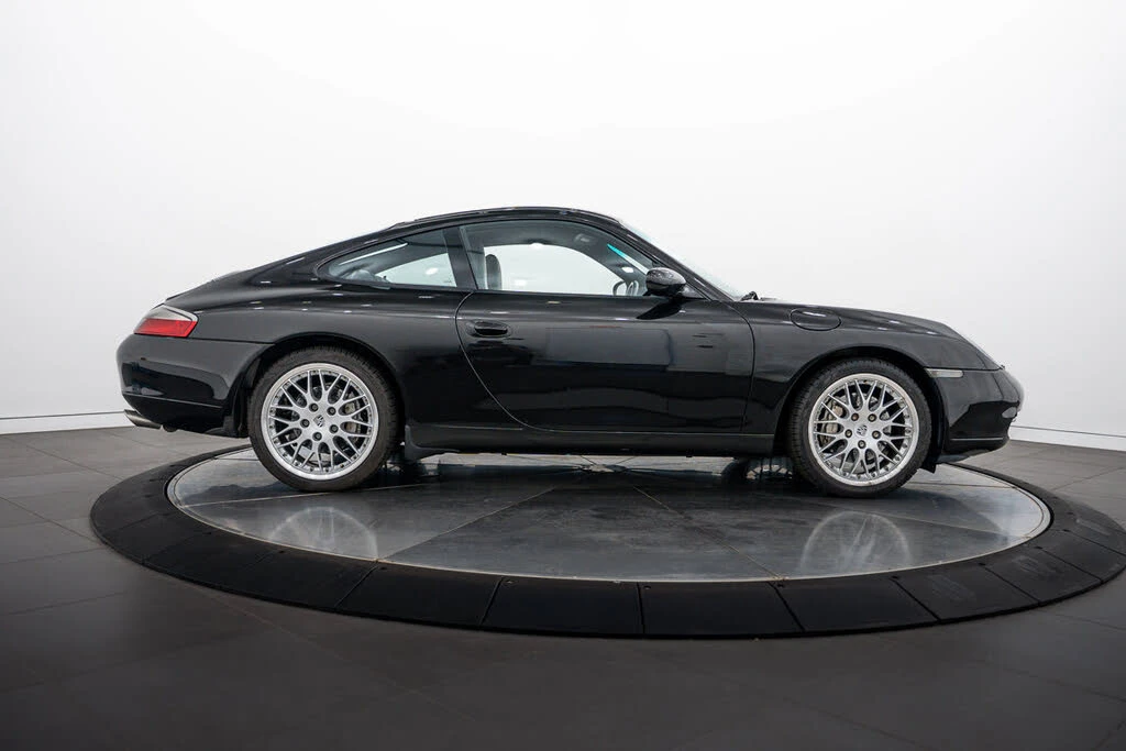 2001 Porsche 996 Carrera 4 - Image 8 of 27