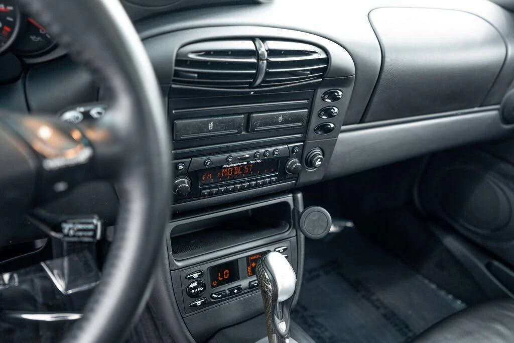 2001 Porsche 996 Carrera 4 - Image 17 of 27