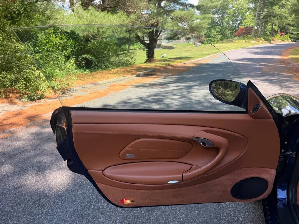 2001 Porsche 996 Carrera 4 - Image 25 of 31