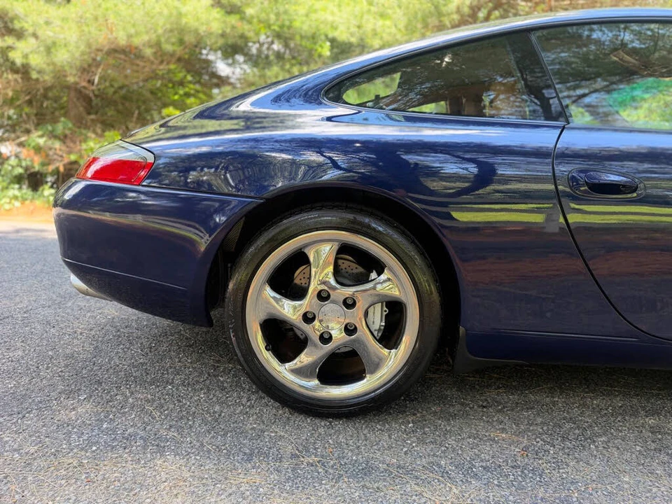 2001 Porsche 996 Carrera 4 - Image 14 of 31