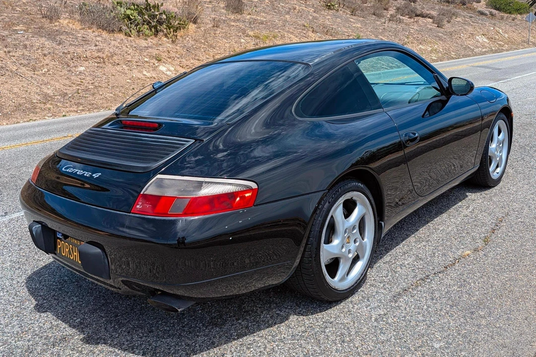 2001 Porsche 996 Carrera 4 - Image 4 of 31