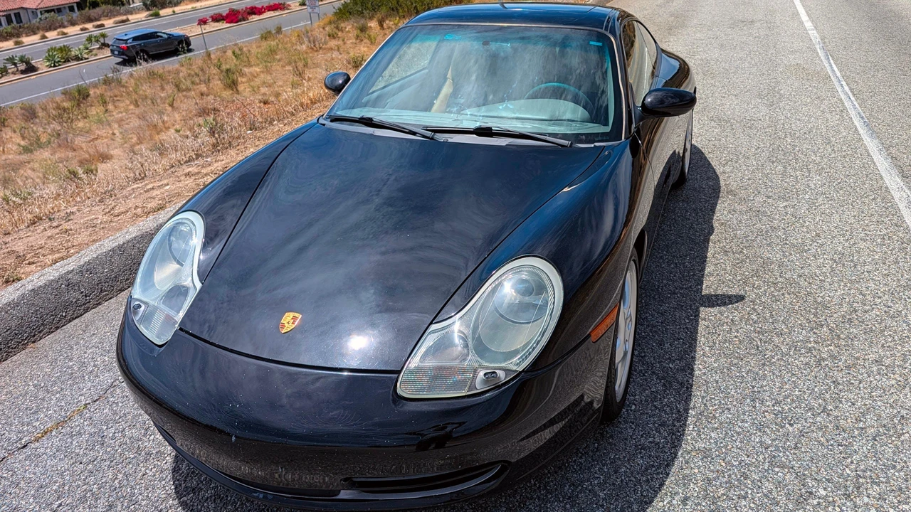 2001 Porsche 996 Carrera 4 - Image 6 of 31