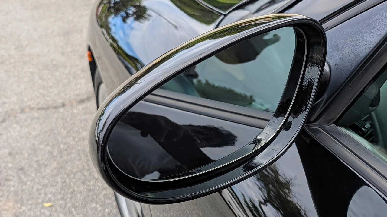 2001 Porsche 996 Carrera 4 - Image 24 of 31