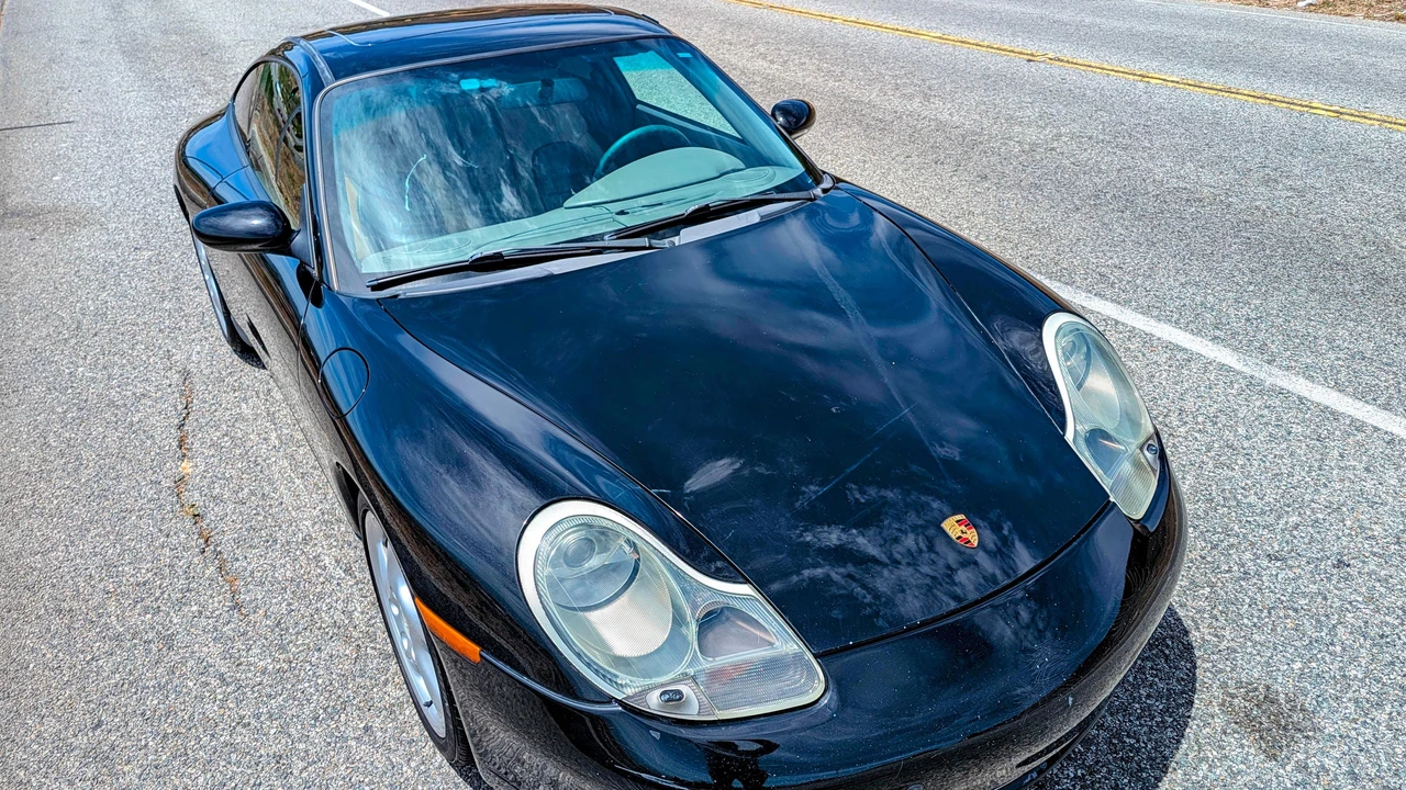 2001 Porsche 996 Carrera 4 - Image 19 of 31