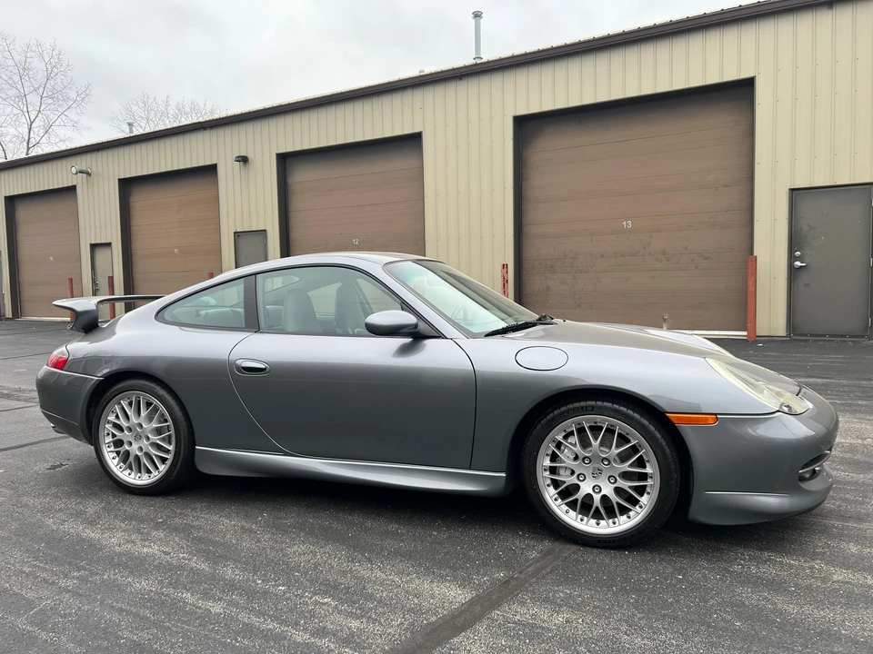 2001 Porsche 996 Carrera 4 - Image 14 of 31