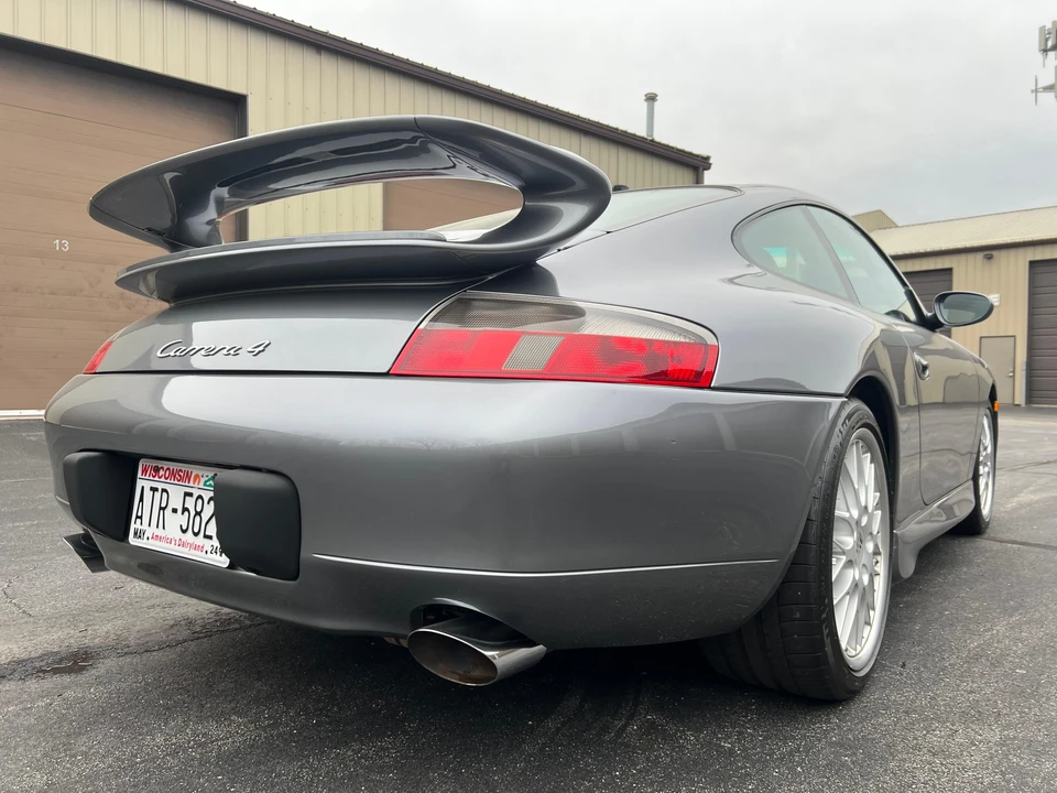2001 Porsche 996 Carrera 4 - Image 11 of 31