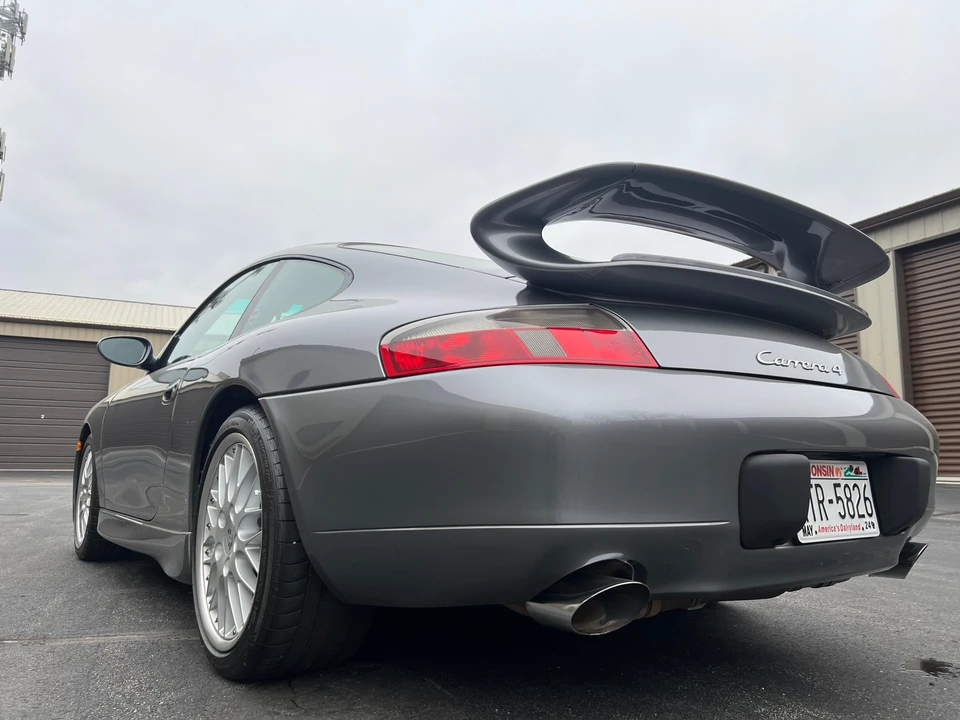 2001 Porsche 996 Carrera 4 - Image 9 of 31