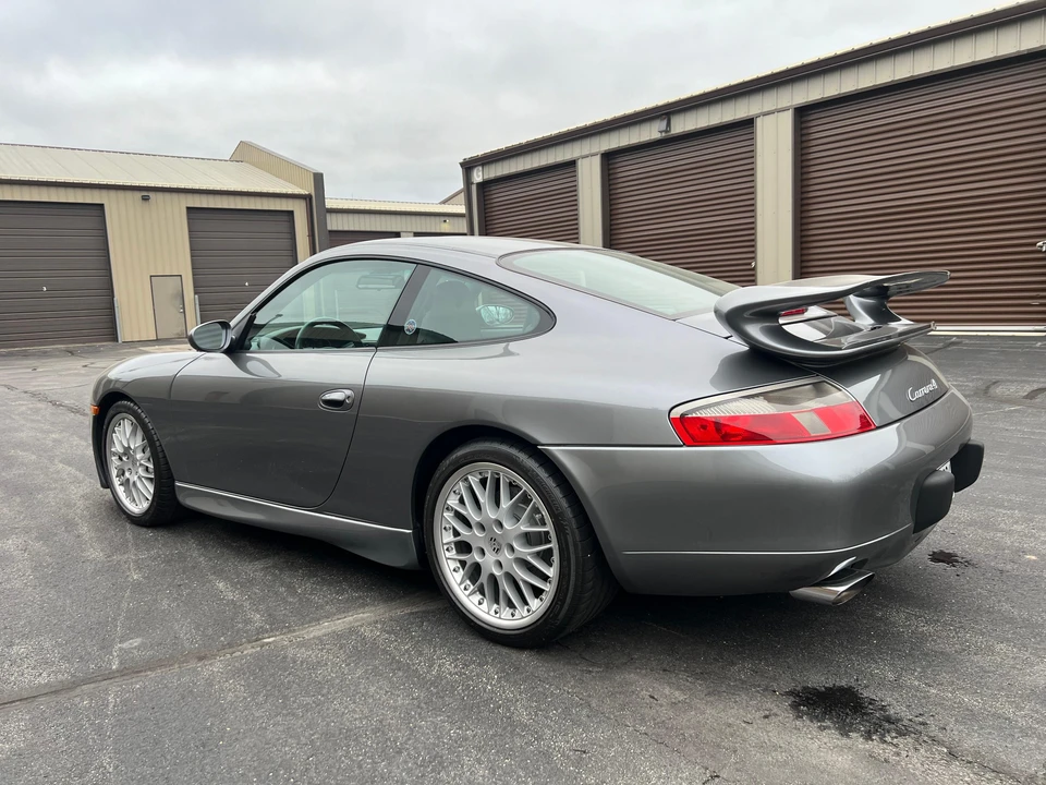 2001 Porsche 996 Carrera 4 - Image 7 of 31