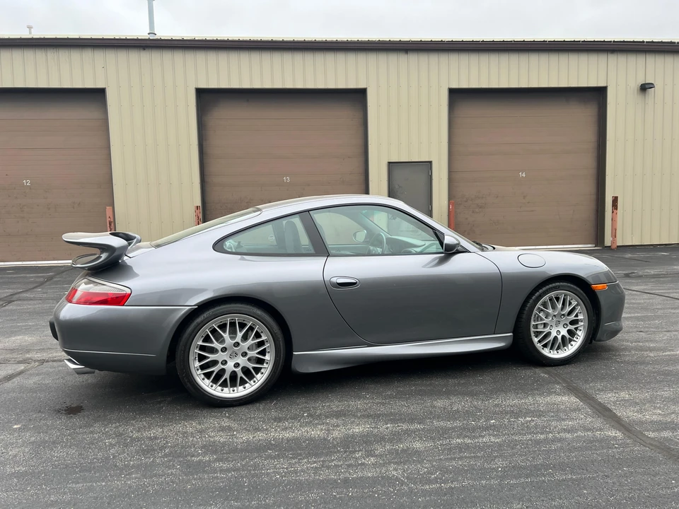 2001 Porsche 996 Carrera 4 - Image 12 of 31