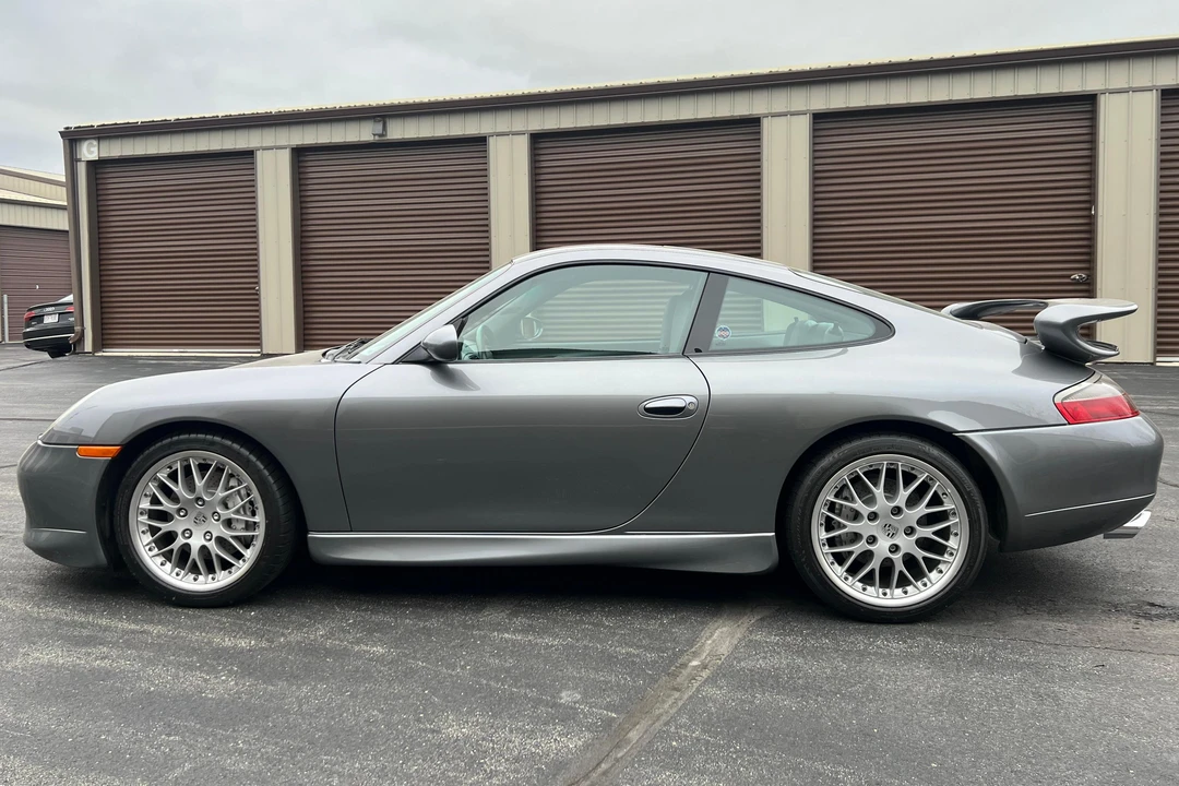 2001 Porsche 996 Carrera 4 - Image 3 of 31