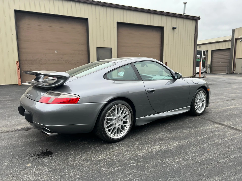2001 Porsche 996 Carrera 4 - Image 16 of 31