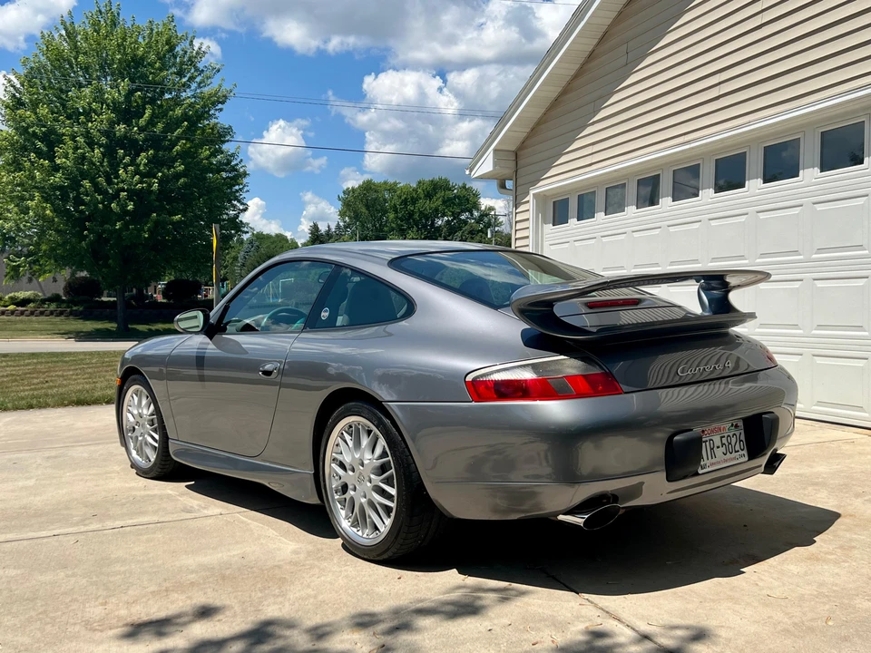 2001 Porsche 996 Carrera 4 - Image 17 of 31
