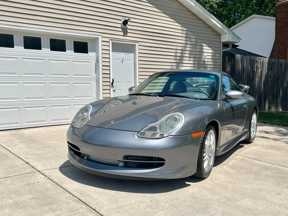 2001 Porsche 996 Carrera 4 - Image 20 of 31
