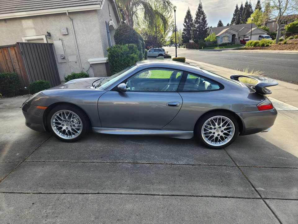 2001 Porsche 996 Carrera 4 - Image 6 of 8