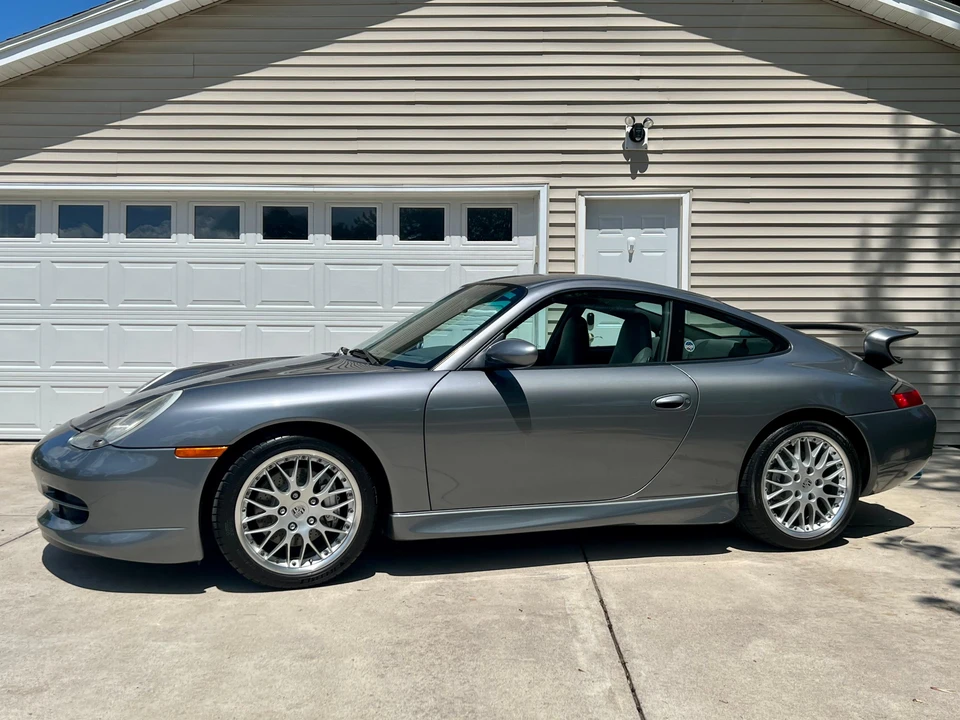 2001 Porsche 996 Carrera 4 - Image 19 of 31