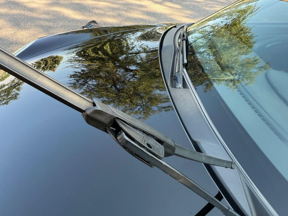 2001 Porsche 996 Carrera 4 - Image 18 of 31