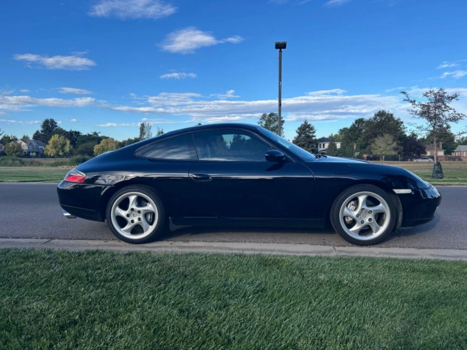 2001 Porsche 996 Carrera 4 - Image 11 of 31
