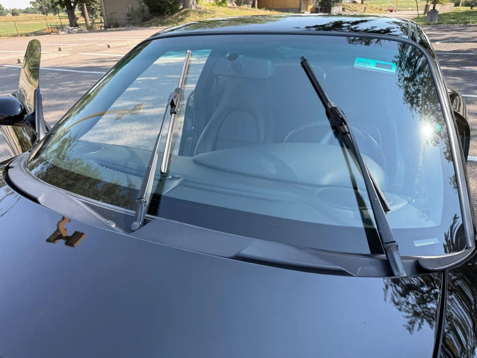 2001 Porsche 996 Carrera 4 - Image 17 of 31