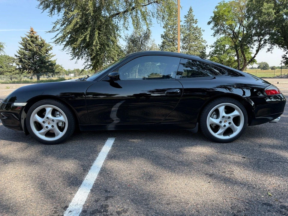 2001 Porsche 996 Carrera 4 - Image 9 of 31