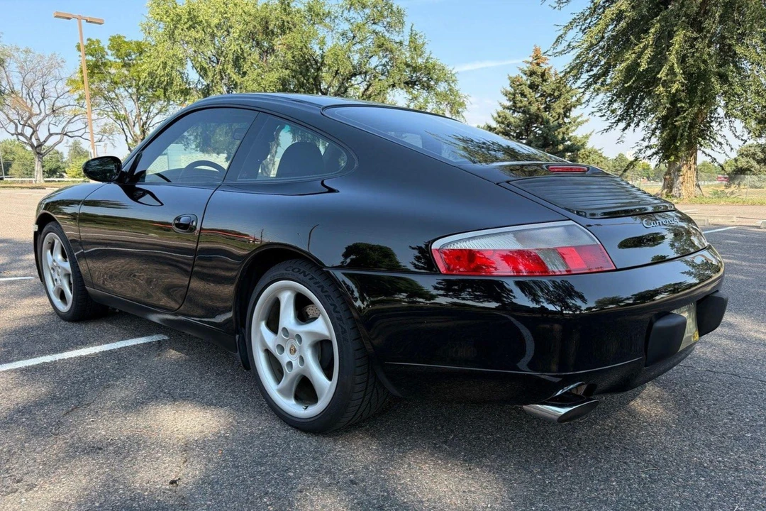 2001 Porsche 996 Carrera 4 - Image 4 of 31