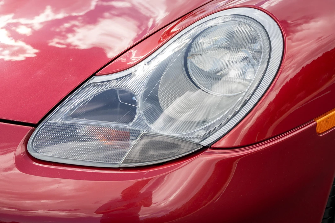 2001 Porsche 996 Carrera 4 - Image 11 of 31