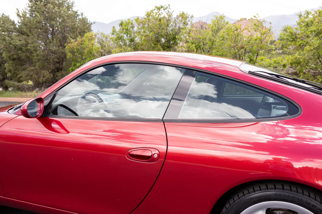 2001 Porsche 996 Carrera 4 - Image 24 of 31