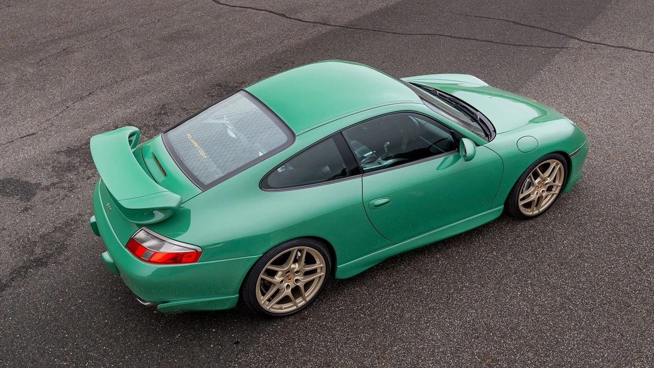 2001 Porsche 996 Carrera 4 - Image 19 of 31