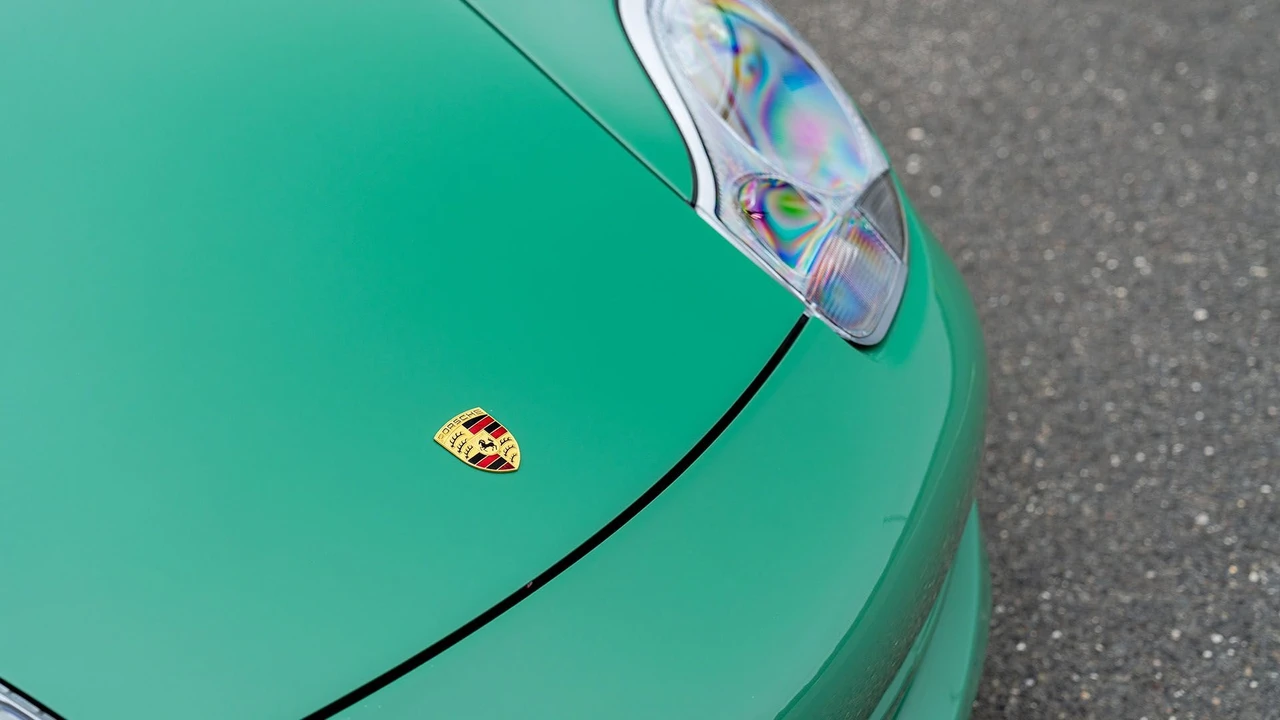 2001 Porsche 996 Carrera 4 - Image 23 of 31
