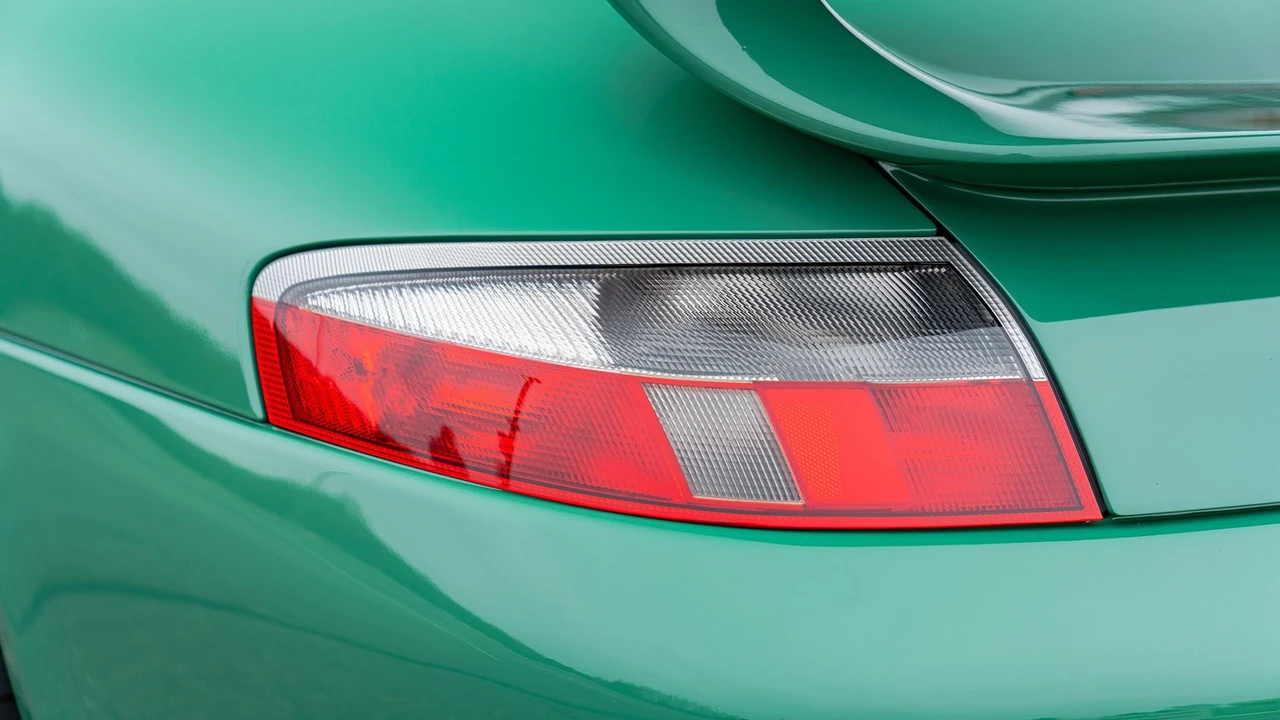 2001 Porsche 996 Carrera 4 - Image 28 of 31
