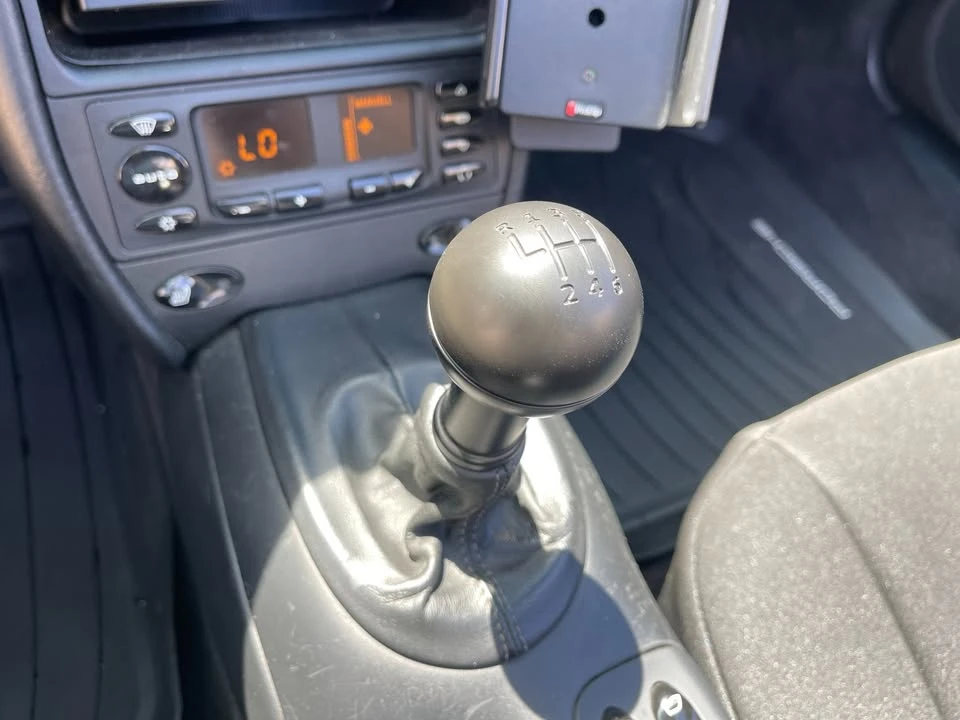 2001 Porsche 996 Carrera 4 - Image 18 of 20
