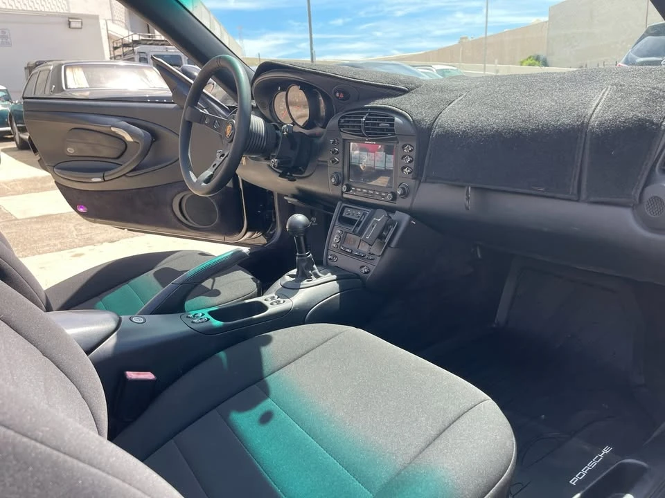 2001 Porsche 996 Carrera 4 - Image 14 of 18