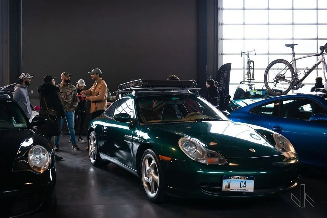 2001 Porsche 996 Carrera 4 - Image 17 of 31