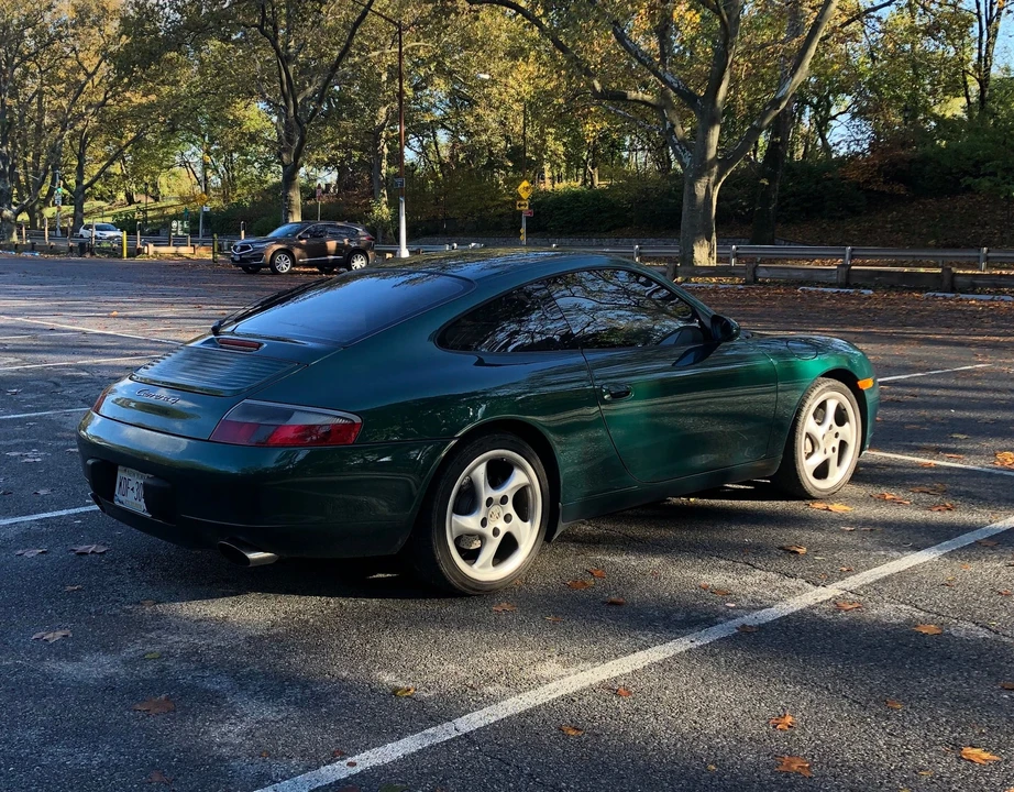 2001 Porsche 996 Carrera 4 - Image 7 of 31