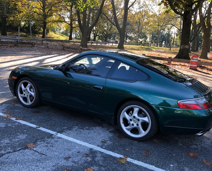 2001 Porsche 996 Carrera 4 - Image 9 of 31